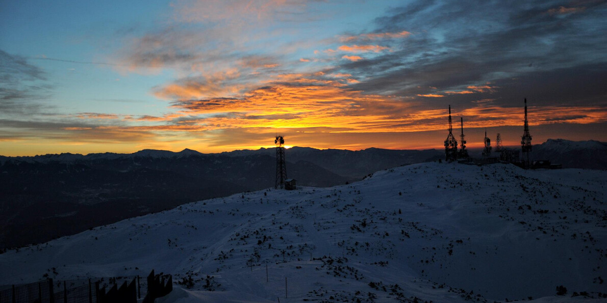 Skifahren bei Tagesanbruch: Vom Frühstück direkt auf die Piste  #1