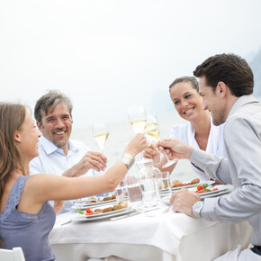 Aperitivo in riva al lago