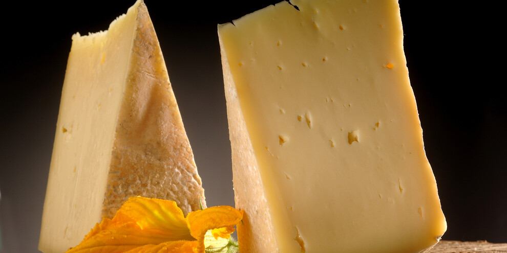 Degustare i formaggi locali al Caseificio Presanella 