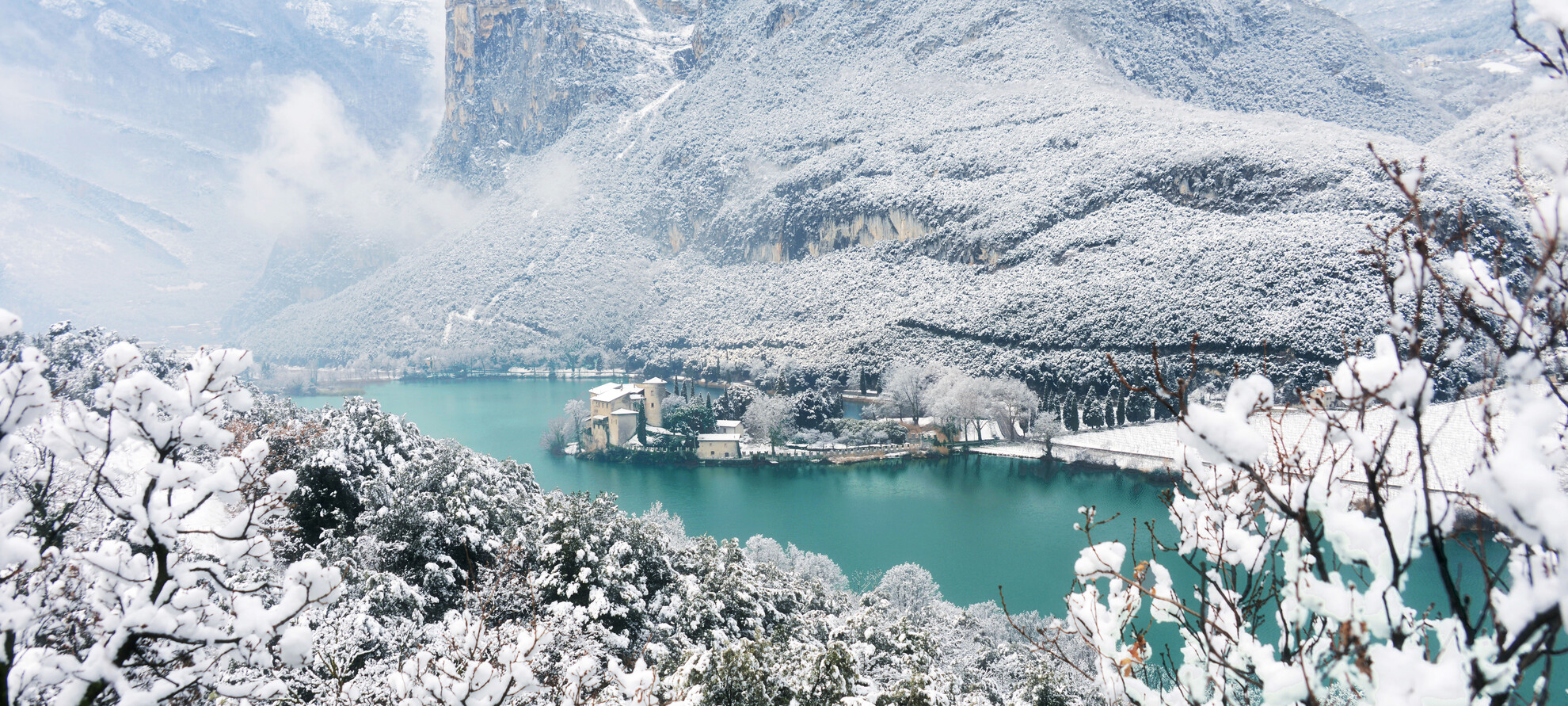 dove passare una giornata di coppia in trentino | © CASTEL TOBLINO_Archivio APT Trento, Monte Bondone, Valle dei Laghi – foto M. Miori
