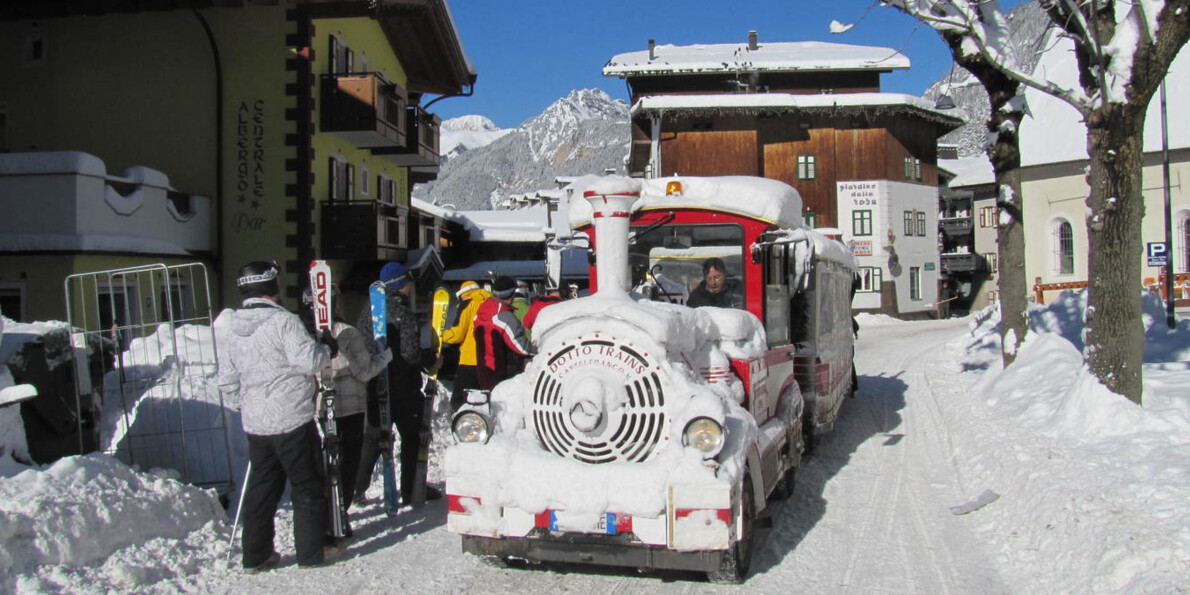 Využij služeb skibusů pro pohodlné přesuny během dovolené