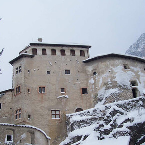 Castel Pietra | © Foto Archivio Apt