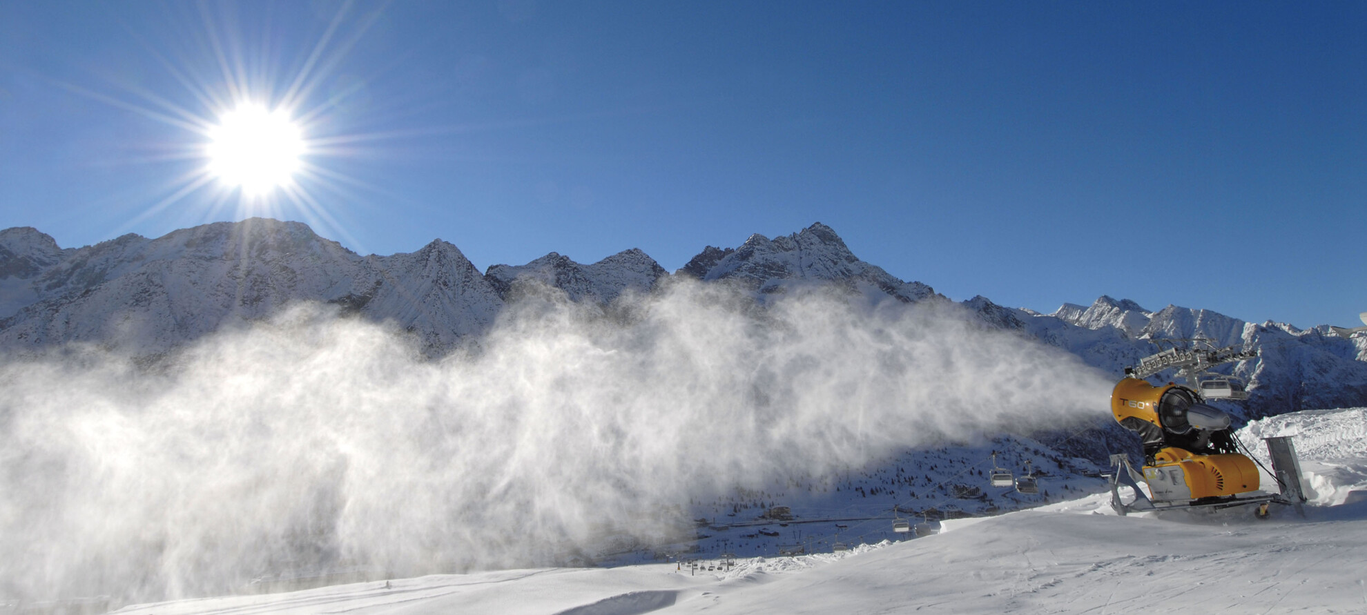 Passo del Tonale - Panorama con cannone da neve - photo Daniele Lira