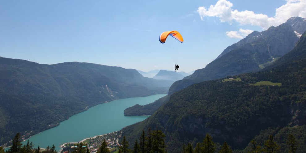 Paganella - parapendio sul lago di Molveno