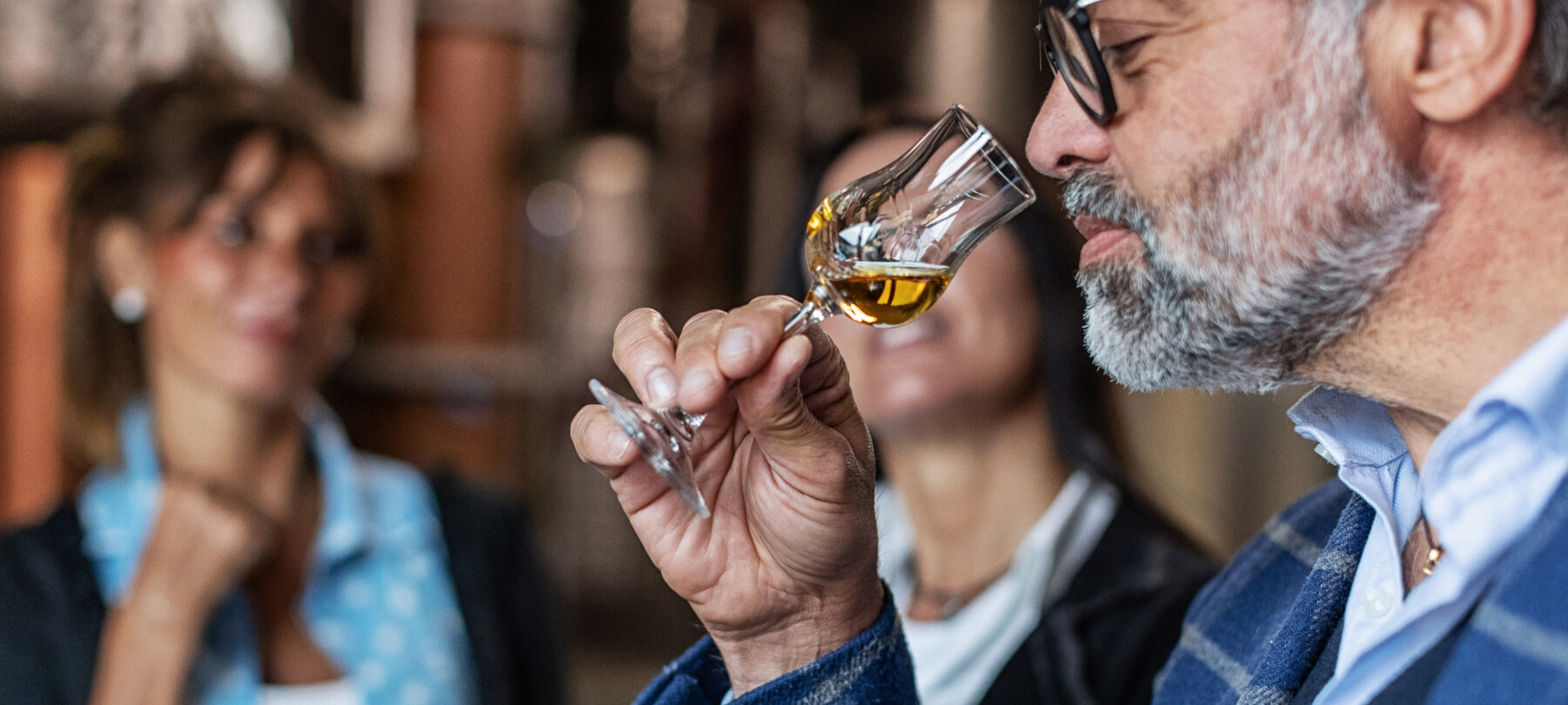 Discover the genuine taste of Trentino grappa and give your senses a treat