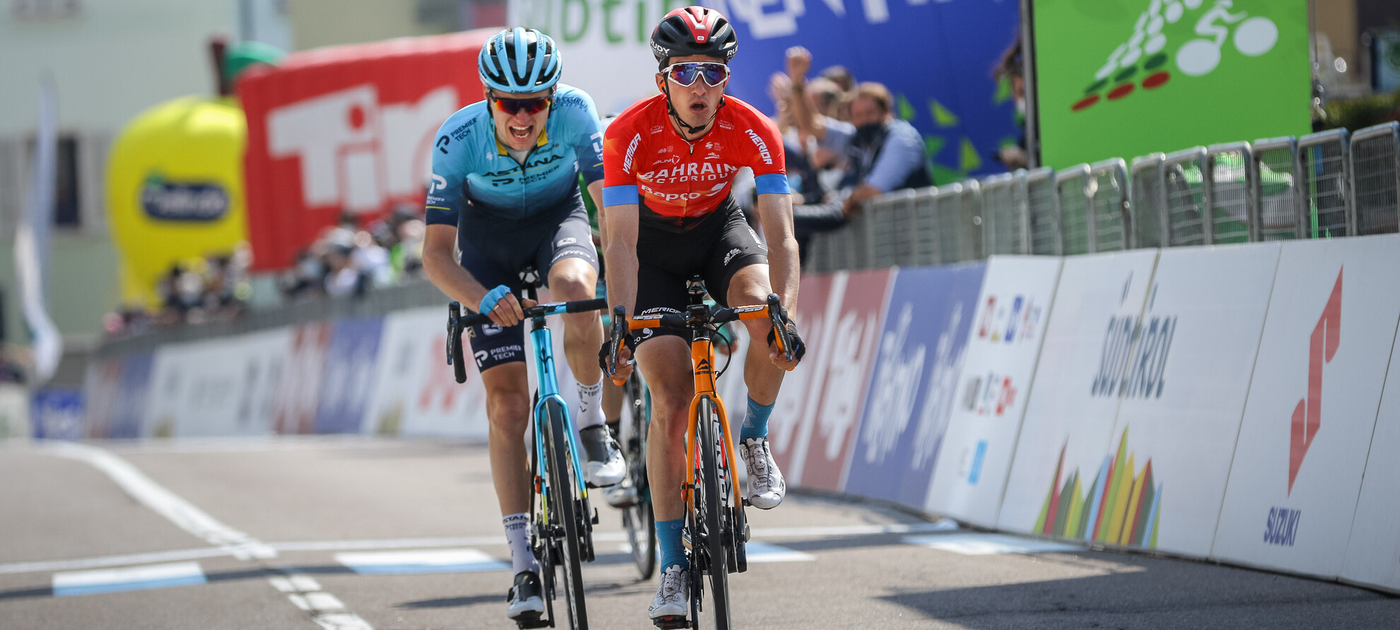 In die Pedalen treten