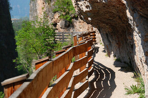 Der Lez di San Romedio, der berühmte Felsenweg | © APT Val di Non 