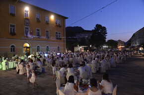 Cena in bianco Borgo Valsugana | © APT Valsugana e Lagorai