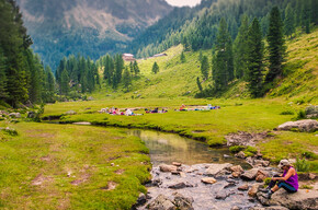 Rio Caldenave und Rifugio Caldenave | © APT Valsugana e Lagorai