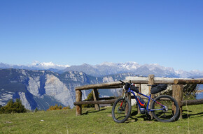 The view of the Brenta Dolomites at the Malga Campo | © Garda Trentino 