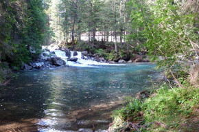 Wanderung zur Schutzhütte Nambrone - Wasserfall Amola. | © APT Madonna di Campiglio, Pinzolo, Val Rendena