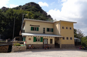 Hike to Rifugio Passo Pertica | © APT Rovereto Vallagarina Monte Baldo