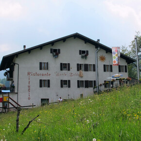 Trekking to Monte Baldo Refuge | © APT Rovereto Vallagarina Monte Baldo