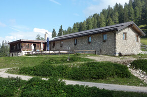 Walk from Rifugio Malga di Romeno to Monte Roen | © APT Val di Non 