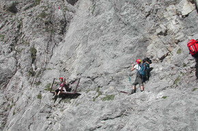 Spectacular little bridge along the Castiglioni Via Ferrata | © APT Madonna di Campiglio, Pinzolo, Val Rendena