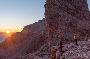 Sunrise at the Pedrotti hut | © APT Dolomiti di Brenta e Paganella