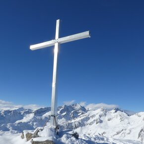 Summit cross on Monte Serodoli, above Madonna di Campiglio | © APT Madonna di Campiglio, Pinzolo, Val Rendena