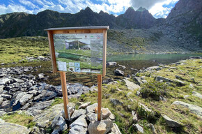 The Poinella Lake in the Maddalene group passing by Malga Masa Murada | © APT Val di Non 