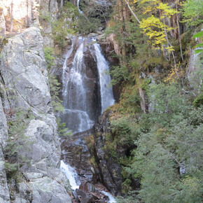 Walk to the "Val de l’infern" Waterfall | © APT Trento 
