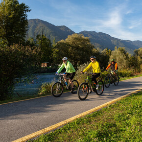 Along the river Chiese | © Madonna di Campiglio Azienda per il Turismo 