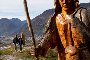 Ogni scultura racconta una leggenda locale | © Madonna di Campiglio Azienda per il Turismo 