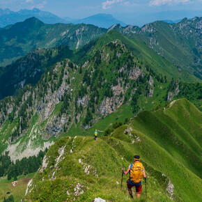 Auf dem steilen Grat des Berges La Roda | © APT Madonna di Campiglio, Pinzolo, Val Rendena