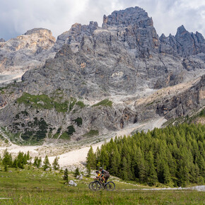 Gravelbike im Val Venegia | © APT Fiemme Cembra