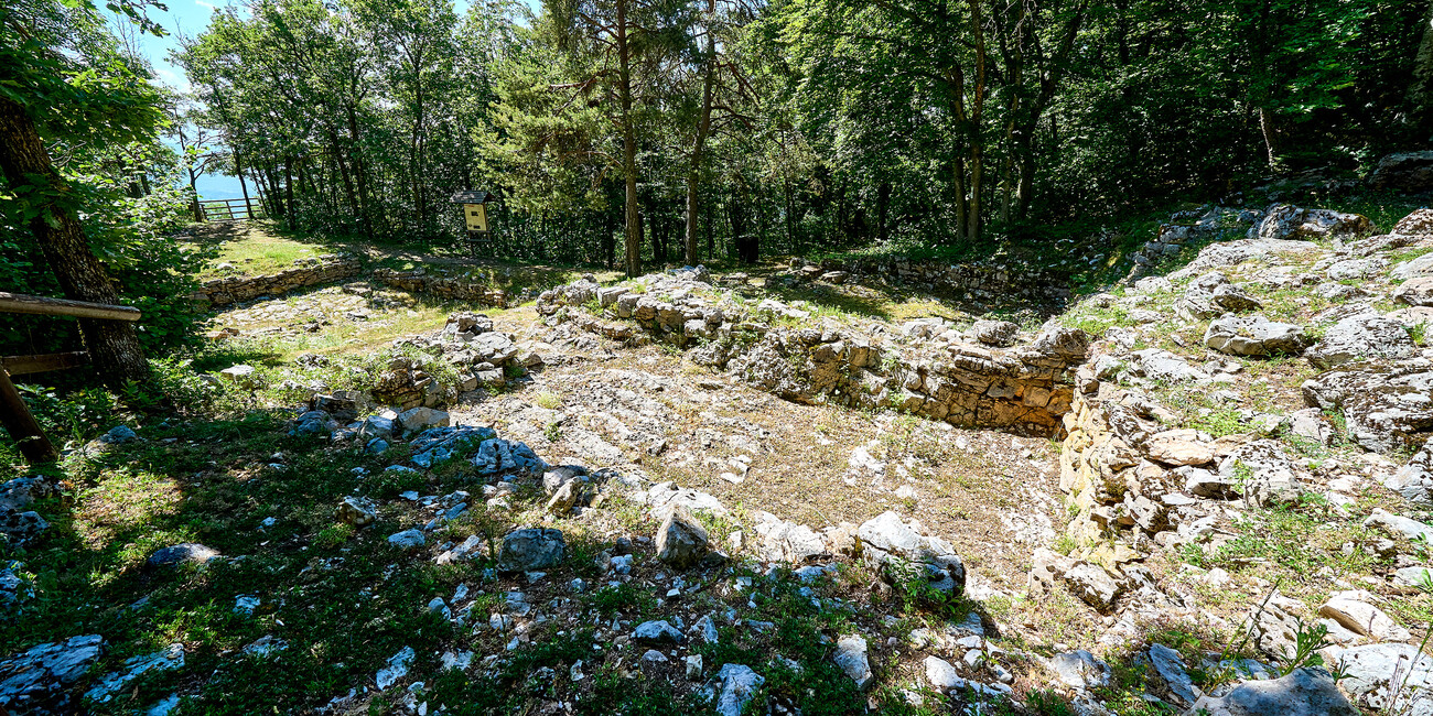 Rhätisches Archäologisches Dorf #2