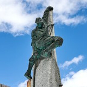 Monumento alle Guide Alpine