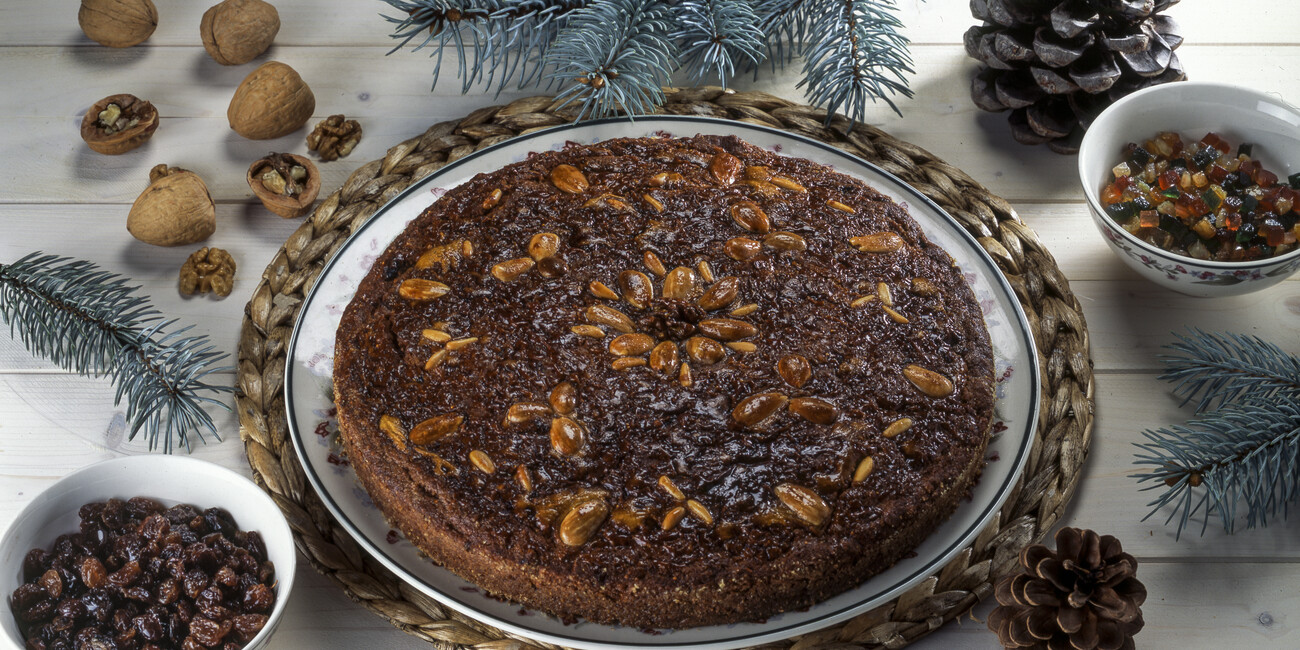 Apple Strudel with a spumante TrentoDOC sauce #1 | © AdobeStock