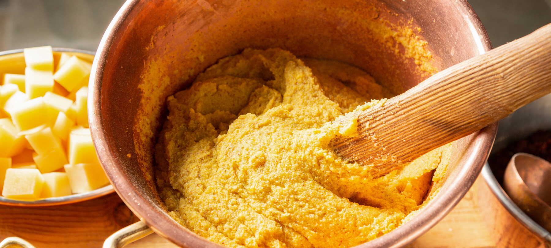 Ricette di Carnevale in Trentino: Dolci Tipici e Sapori di Festa