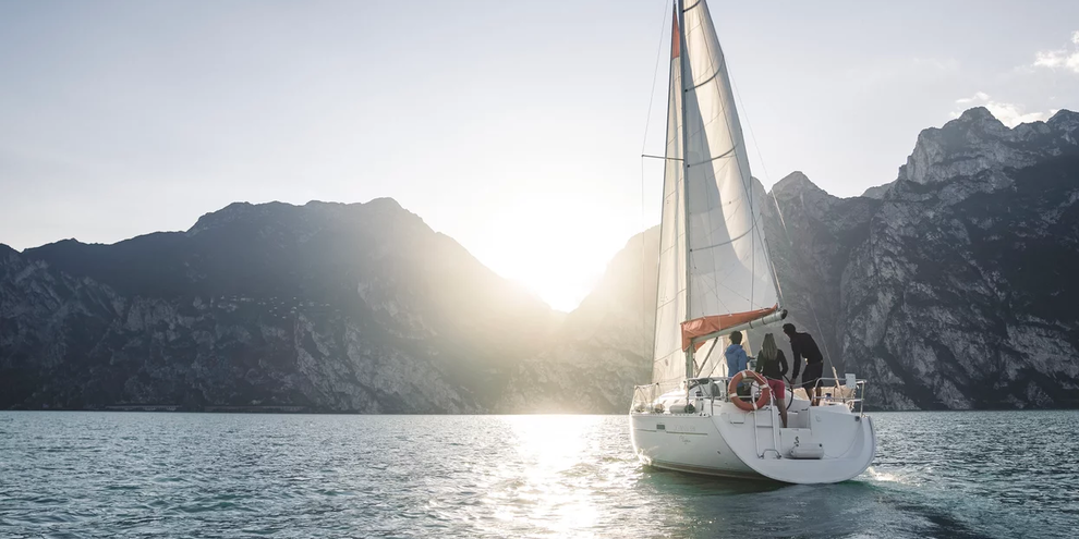 Aperitivo gourmet in barca a vela | © Apt Garda