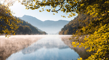 Valsugana - Lago di Levico - Panorama autunnale - Foliage | © Mathäus Gartner
