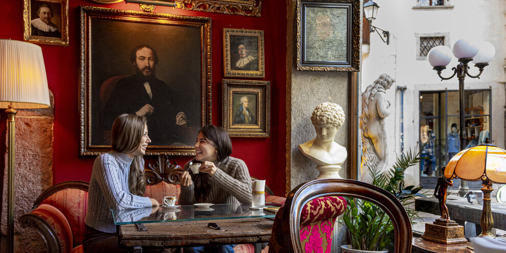 An aperitif downtown