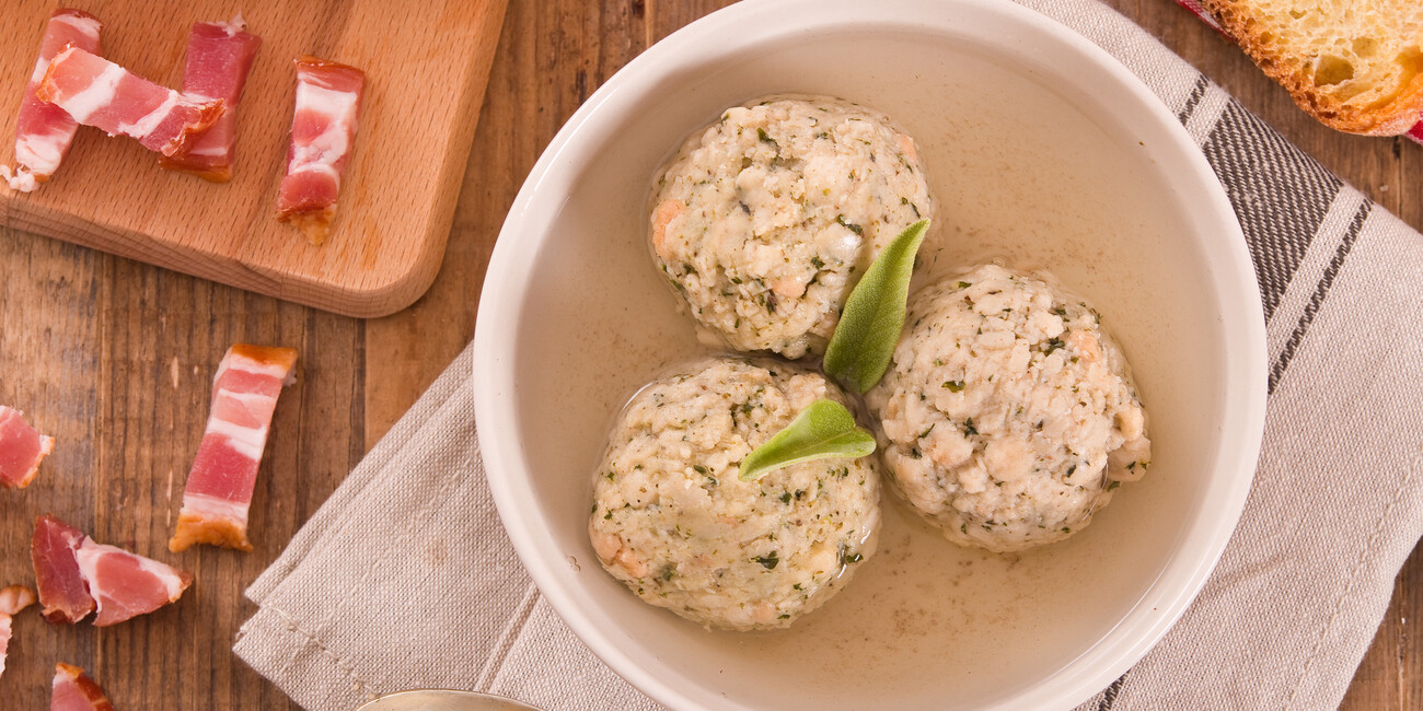 Polenta gnocchi with mountain cheese fondue #1 | © Archivio Trentino Mktg