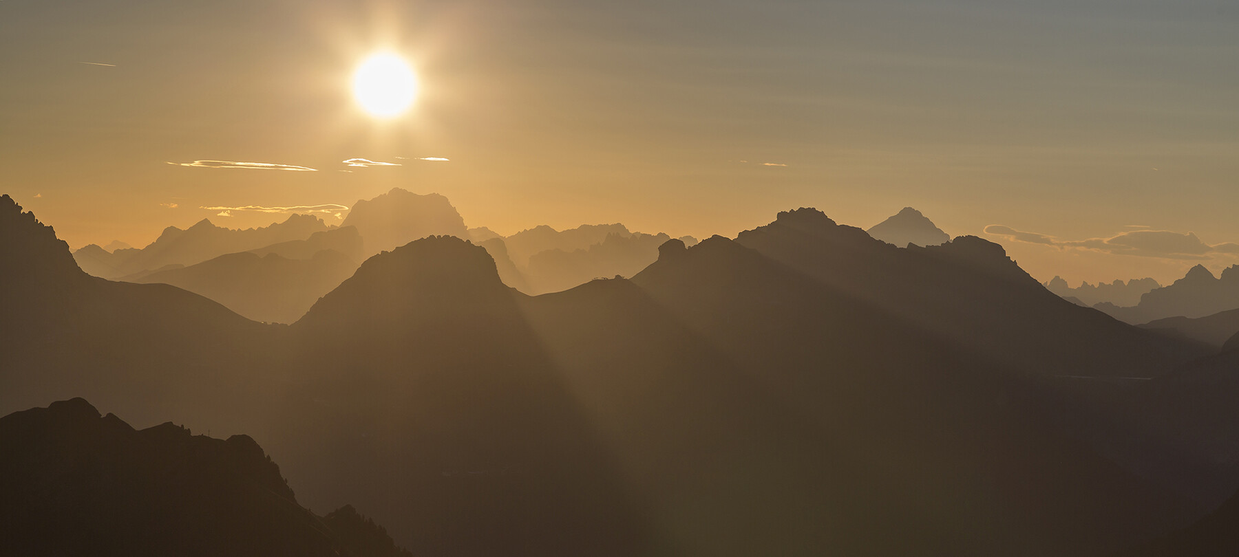 Albe e tramonti in malga in Val di Fassa