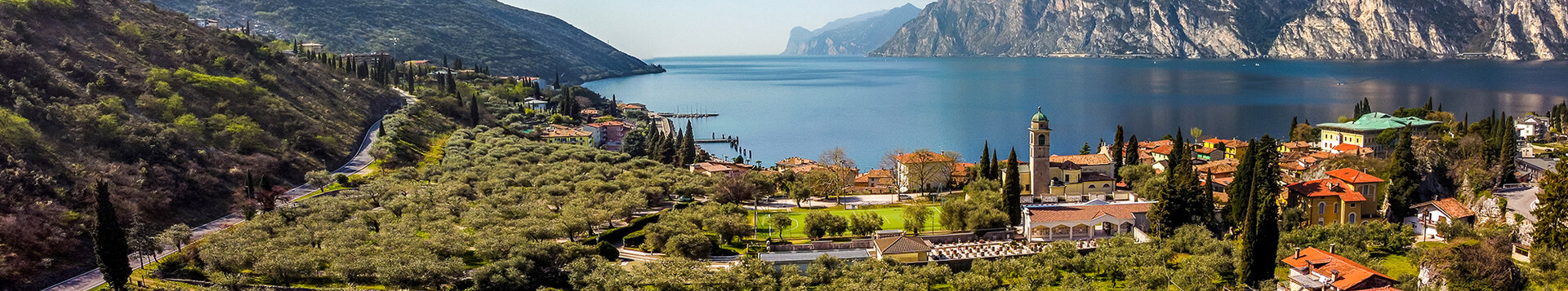 Look out over the lake