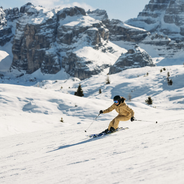 Madonna di Campiglio, Pinzolo, Val Rendena - Sci - Sciatrice in pista | © Daniele Molineris