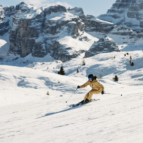 Madonna di Campiglio, Pinzolo, Val Rendena - Sci - Sciatrice in pista | © Daniele Molineris