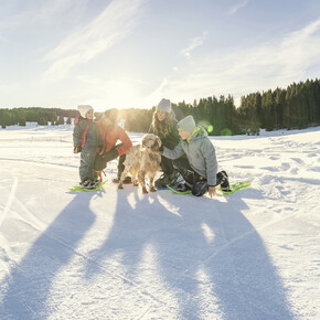 Na śniegu z dziećmi 