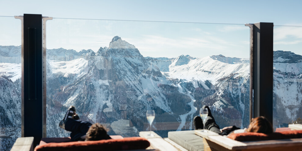 Val di Fassa - Canazei - Belvedere - Rifugio Fredarola - Aperitivo nella terrazza del rifugio - Trentodoc | © Alex Moling