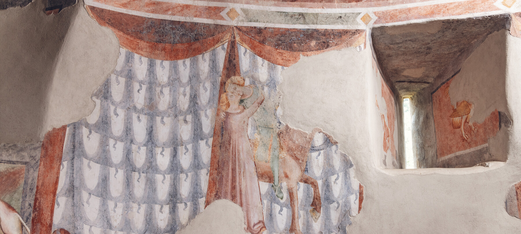 In der Burg von Avio im Vallagarina, inmitten von Geschichten über Liebe und Krieg