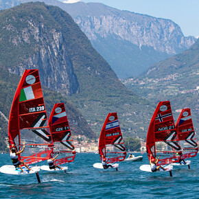 IQ FOIL Y&J International Games