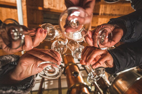 Die Nacht der Destillierkolben