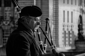 Here come the pipers