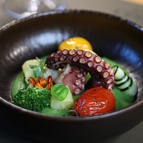 Gourmet Aperitif with Local Wines and Flavours