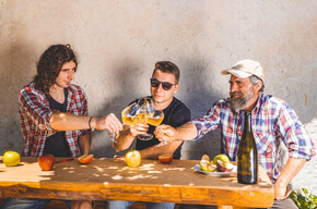 From the apple tree to the glass - Apple Blood Cider