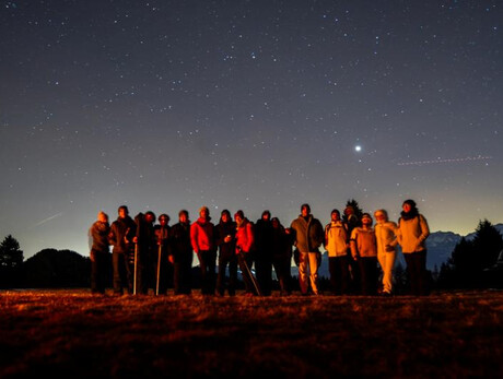 AperiCiaspola: ciaspolata notturna con vista panoramica e apericena in baita