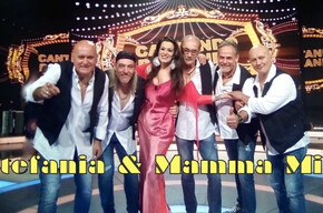 The image shows Stefania and the Mammamia orchestra.