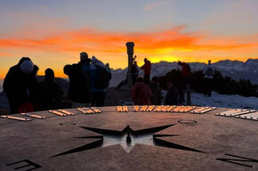 Tramonto sulle Dolomiti di Brenta: ciaspolata panoramica con guida